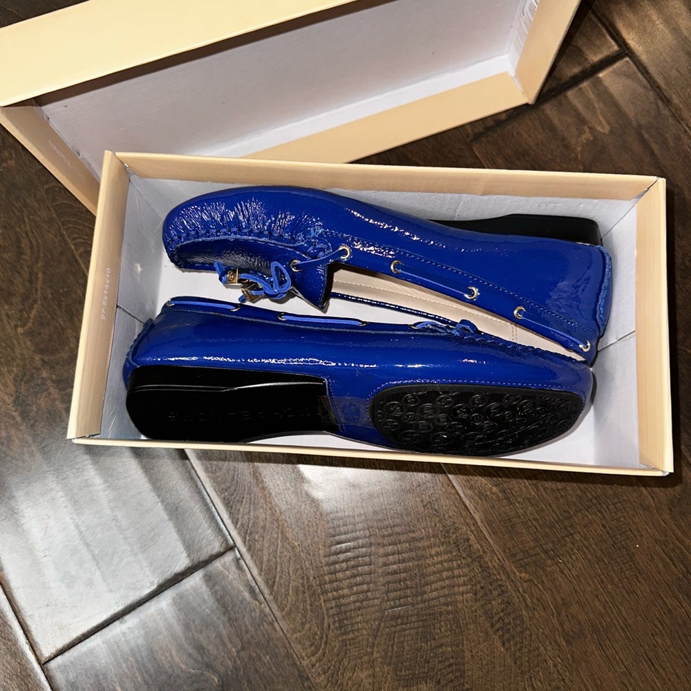 Michael Kors Amber Crinkled Patent Leather Moccasins Blue Women’s Size 7M NIB - Picture 14 of 16